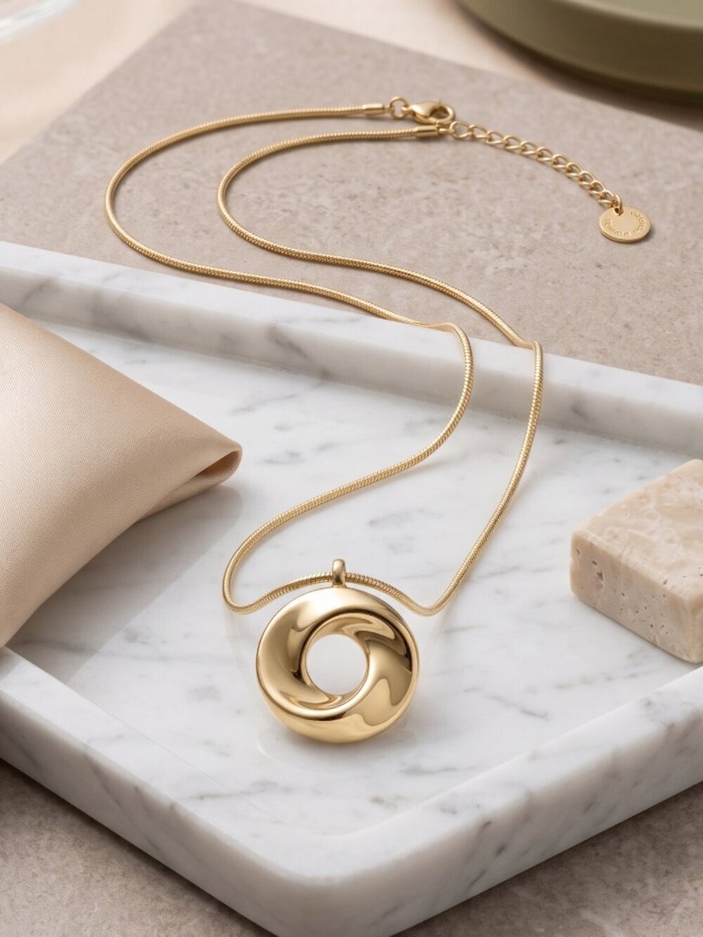 18K Gold Plated Stainless Steel Minimalist Twisted O Pendant Necklace 18"